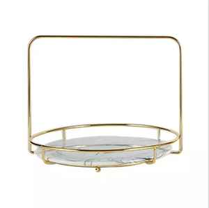 Offre Spéciale nouvelle assiette à gâteau design en acier inoxydable doré pour mariage - Product Image 1