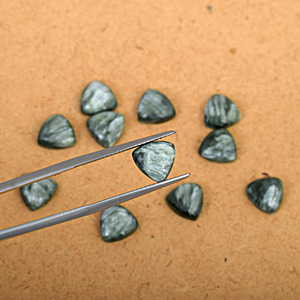 Seraphinite 100% Natural, Gema en Forma de Triángulo de 6.5 MM, Cabujón Suelto con Corte Fino para Joyería, Directo del Fabricante - Product Image 2