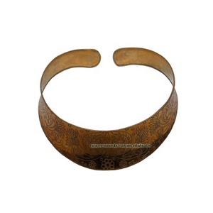 Collier ras du cou Hasli en laiton pour femme et fille, cadeau de fête - Product Image 1