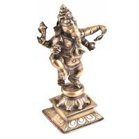 Figura hecha a mano del Señor Ganesha, estatua de latón dorado, escultura de baile finamente grabada, piezas de decoración, artículos de regalo