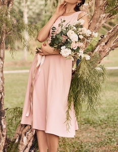 Robe longue rose à manches courtes, col rond, en crêpe 100% lin, coupe ajustée, élégante, avec pompons, pour soirée formelle d'été - Product Image 2