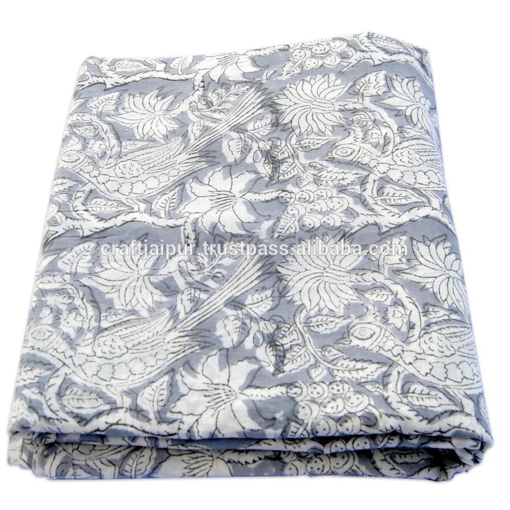 สีเทาเข้ม