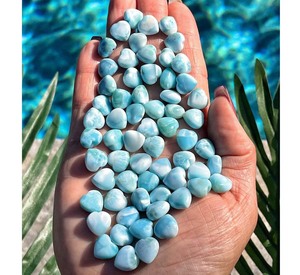 Piedra preciosa tallada en corazón Larimar de aspecto alto 15mm piedra preciosa de cabujón suelta suave en piedra preciosa curativa Aura para la fabricación de joyas Coupe - Product Image 2