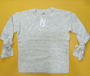 เสื้อผ้าแบรนด์คุณภาพสูงสำหรับผู้หญิง เสื้อจั๊มเปอร์เนื้อผ้านุ่มพิเศษ คอกลม แขนยาว สเวตเตอร์ สต็อกล็อตจากบังกลาเทศ - Product Image 1