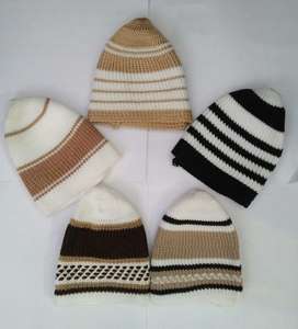 Chapeau de prière tricoté unisexe avec motif personnalisé Produit d'artisanat original en plusieurs couleurs pour un usage quotidien et extérieur - Product Image 1