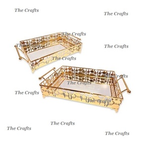 Ensemble de trois plateaux islamiques en métal couleur or, différentes tailles et formes, compatibles lave-vaisselle, sans danger pour les aliments, pour la restauration hôtelière - Product Image 4