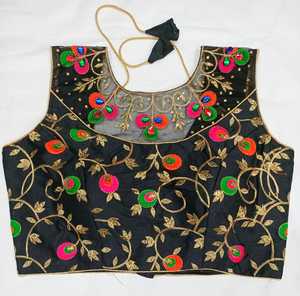 Blouses pour femmes Designer Ladies Women Wear Prêt à porter Toutes les tailles Saree Sari Blouse pour dames à la mode Femmes Girs Blouse Ethnique - Product Image 1