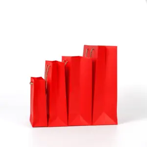 13*19*6cm dicke rote Papiertüte Pappe Hochleistungs-Einkaufstaschen mit Schnur Papiertüte mit Griff für Kleidung Geschenk verpackung