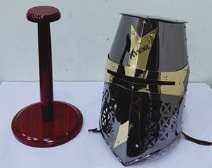 Casco Medieval de Caballero, Armadura Templaria con Cruz de Latón, Acero Inoxidable Negro Pulido, Impresión de Logotipo Personalizado - Product Image 4