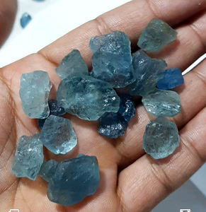 Venta Caliente de Piedra de Aguamarina en Bruto - Product Image 1
