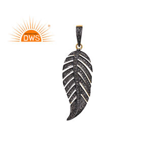Dernier design 2026 – Pendentif en forme de feuille serti de diamants naturels pour femme – Fabricant de bijoux en diamants - Product Image 1
