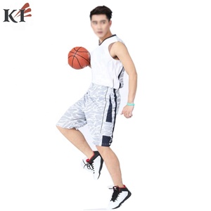 Ensemble de tenue de basketball pour femmes, haut court et short cycliste, personnalisable pour équipe, deux pièces, sublimation, respirant, pour adultes, devant - Product Image 6