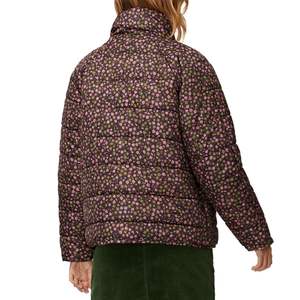 Proveedor de Pakistán: Chaquetas Acolchadas Casuales de Invierno para Mujer, Talla XL, con Estampado, Tela Satinada, Relleno de Algodón, Cierre de Cremallera, Tejido Elástico - Product Image 2