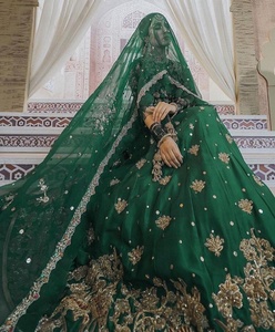 Designer Linen Lehenga Choli Vêtements de mariée asiatiques lourds brodés au sol pour les mariages - Product Image 3