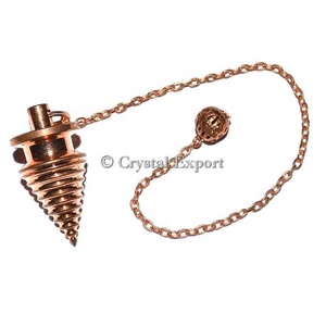 Pendule en métal doré - Product Image 1