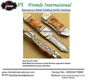 Couteau pliant en acier damas et mitre gravée en laiton Couteau pliant de poche de haute qualité fait à la main - Product Image 3