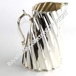 Sheffield Argent Plaqué Torchon Carafe Royal Family Collection pour Décoration Intérieure et Restaurants Matériau Métallique - Product Image 3