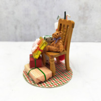 Maison de poupée miniature artisanale asiatique 1/12, accessoires DIY, chaussettes de Noël, paquet cadeau, dôme ours en peluche avec base 94x69mm