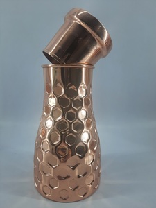 Carafe à eau artisanale en cuivre pur, bouteille en cuivre martelé avec couvercle en verre intégré pour le bien-être et l'hydratation ayurvédiques - Product Image 4