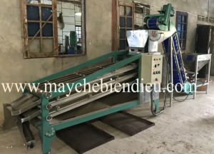 Vietnam's Selling Large Capacity 150kg Inputs/h Cashew Nut Classify Machine With Wholesale Price From Vietnam Factory in 2023 - Product Image 6