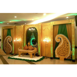 Escenario de boda con marco Rajwada de fibra dorada, el mejor marco trasero Rajwada, escenario de boda con marco dorado tallado, decoración para eventos en Australia - Product Image 1