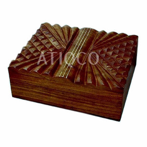 Urne funéraire en bois Atiqco avec incrustations sculptées, style américain, fabrication traditionnelle pour adultes - Product Image 4