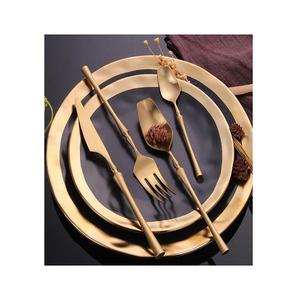 Ensemble de couverts de couleur or au design unique, ensemble de couverts en acier inoxydable de qualité supérieure pour les fournisseurs en gros - Product Image 1