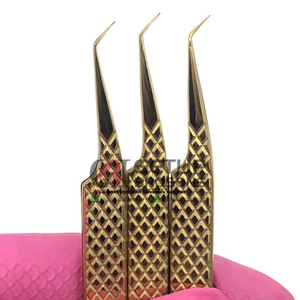 Pince à épiler professionnelle durable anti-magnétique en acier inoxydable pour extensions de cils, 45°, avec poignée diamantée en plasma doré, 10 mm, haute qualité - Product Image 1
