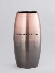 Artículos de mesa de metal Macetas de aluminio de color plateado con soporte de diseño dorado antiguo Florero de decoración estándar de la mejor calidad - Product Image 3