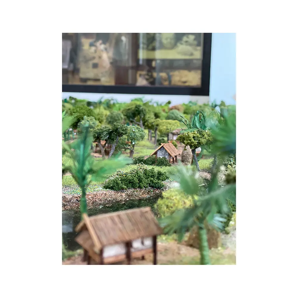 태국의 목업이나 장식을 위해 박물관에 가정과 정원을 배치하는 사람, 동물 및 장소 모델