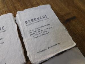 Etiquetas de Papel de Algodón Ecológicas Hechas a Mano, Forma Triangular con Bordes Deshilachados, Impresión de Logotipo Personalizado, 300 GSM para Bolsas, Zapatos y Prendas - Product Image 4