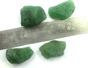 คริสตัลรักษาคุณภาพสูง5ชิ้นอัญมณีหยาบธรรมชาติสตรอเบอร์รี่สีเขียวที่ไม่ผ่านการบำบัดหลวมสำหรับการทำเครื่องประดับ - Product Image 5