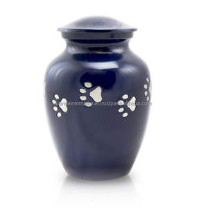 Urnes pour animaux de compagnie de crémation en laiton de vente chaude avec la conception de fleurs et la couleur noire finie pour les urnes pour animaux de compagnie de cendres humaines - Product Image 2