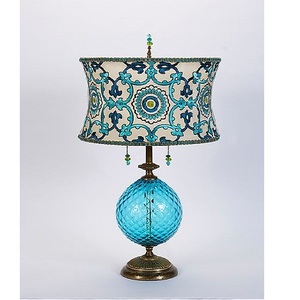 Lampe de table en fer traditionnelle de luxe, LED, peinte à la main, taille personnalisable - Product Image 2