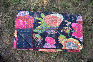 Indian Handmade Wholesale Kantha Quilts Warm Winter Reversible <b>Blanket</b> - Product Image 4