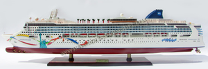 NORWEGIAN DAWN (OBRA DE ARTE DE LA ESTATUA DE LA LIBERTAD) CRUCERETA / MODELO DE BARCO DE MADERA / MODELO ARTESANAL - Product Image 2