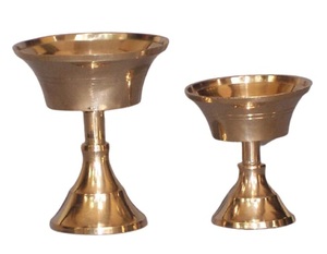 Support à bougie en laiton de luxe Kalavastu avec graines parfumées pour arômes toute saison - Product Image 6