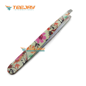 Pinza para Cejas TEEJAY EBT-405 de Acero Inoxidable con Textura Impresa, Punta Inclinada y Fina, Ideal para Cejas y Vello - Product Image 2