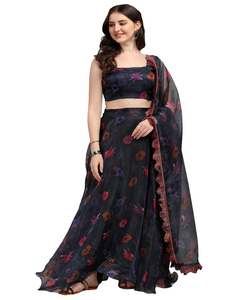 Designer coloré brodé travail manuel indien et pakistanais Lehenga Choli Blouse traditionnel personnalisé vêtements vêtements en gros - Product Image 1