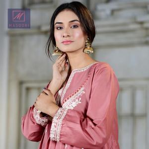 Robe de broderie de travail de fil de coton de haute qualité pour la conception d'été à manches longues de dames - Product Image 3