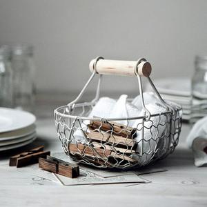 ชั้นวางไข่โลหะสีเงิน ดีไซน์เรียบง่าย ทำจากเหล็กดัด เหมาะสำหรับจัดเก็บและโชว์อุปกรณ์ครัว ผลิตในอินเดีย - Product Image 5