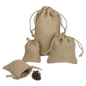 Logo personnalisé imprimé 100% naturel toile de jute Jute cordon sacs-cadeaux sacs de noël café Jute pochette de jute jute en marron - Product Image 2