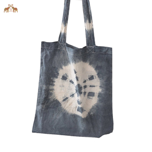 กระเป๋าผ้าชิโบริย้อมสีผ้าฝ้ายออร์แกนิคทำมือเป็นมิตรต่อสิ่งแวดล้อม - Product Image 3