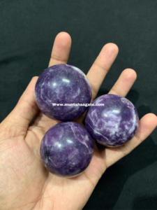 ลูกบอลสมาธิ lepidolite 40-55มม.-ทรงกลมคริสตัลขัดเงาเพื่อบรรเทาความเครียดและช่วยในการนอนหลับ - Product Image 6