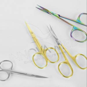 Tijeras de corte curvado para cejas, de acero inoxidable, color oro rosa, para maquillaje y belleza, con logotipo personalizado - Product Image 1