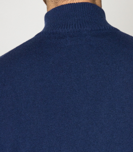 Maglione blu invernale da uomo in Cashmere 100% lavorato a mano con scollo da camionista a manica lunga realizzato in Italia - Product Image 4