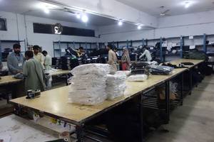 Pantalones cortos de gimnasio para hombre, shorts de malla bordados personalizados, color blanco, para correr, novedad de verano de 2021 - Product Image 6