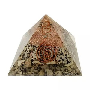 Dalmatien Orgone Pyramide Feng Shui Style Agate Orgonite Sculpté 65mm avec Protection EMF Acheter chez le fabricant - Product Image 3