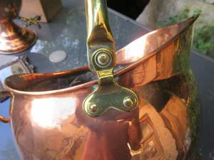 Elegante Cubo de ceniza en cobre dorado Acabado con mango dorado Perfecto para accesorios de fogata interior y exterior - Product Image 3