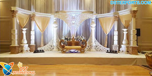 Magnífico Escenario Dorado para Bodas Indias Musulmanas, Decoraciones de Recepción Abierta con un Elegante Tema - Product Image 5